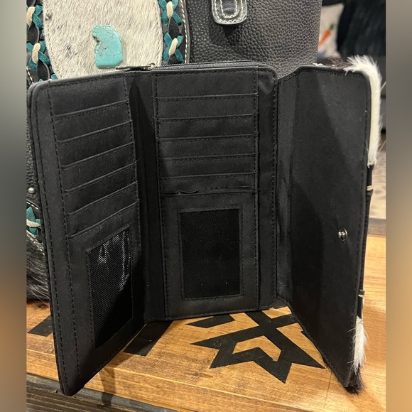 Trinity Ranch Western Purse - Picture 3 of 7